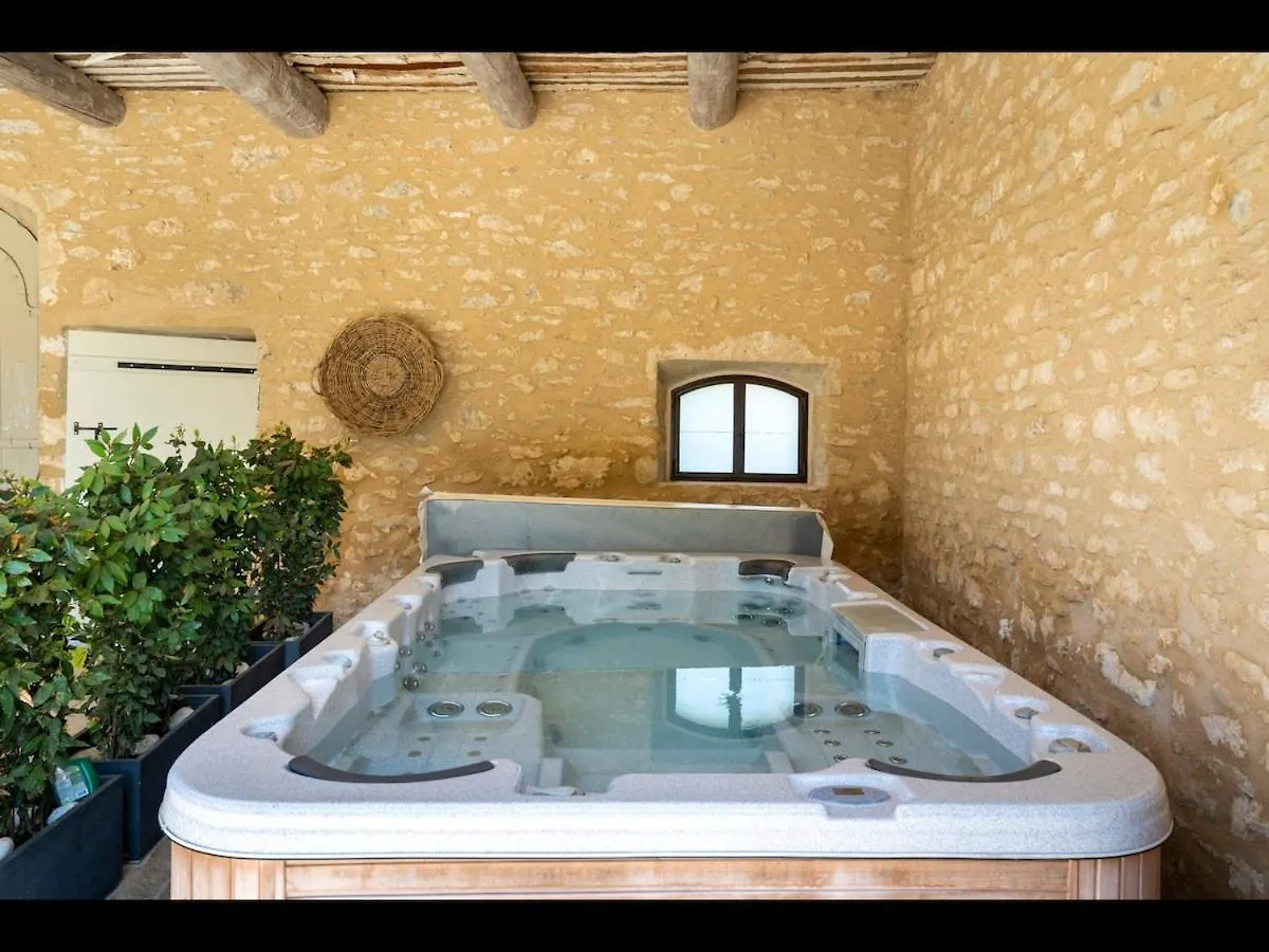 Gite Dans Un Mas Provencal Avec Jacuzzi Oppede