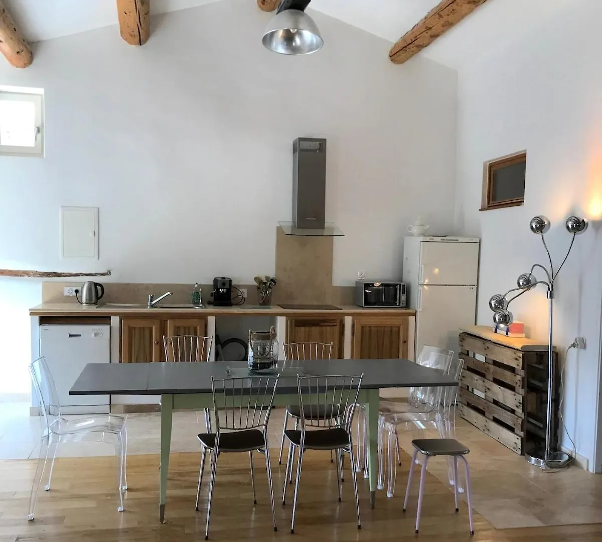 Holiday home Gite Dans Un Mas Provencal Avec Jacuzzi Oppede